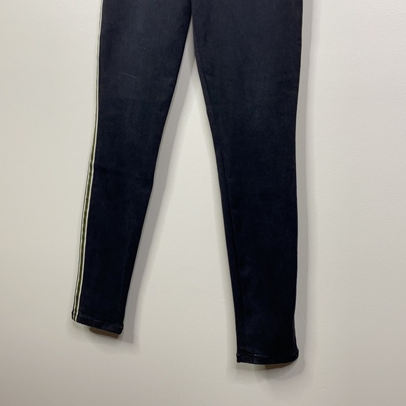 Level 99 NWT Black Striped Ultra Mid Rise Skinny Jeans Women's Size 26 - Picture 6 of 9
